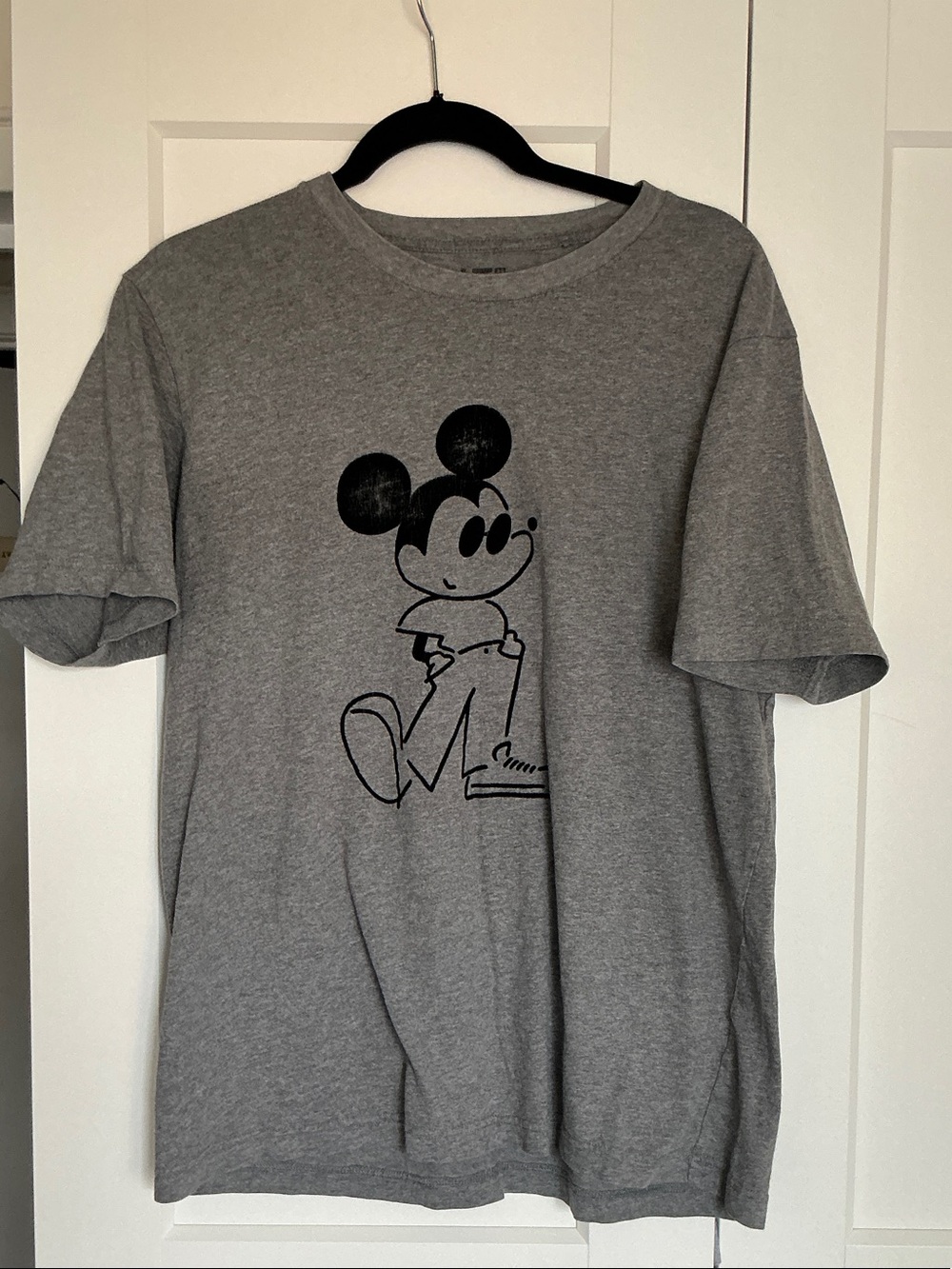 Uniqlo Gray Crewneck Micky T-Shirt - UT Disney Print Men's size L